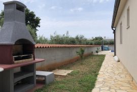 Simpatična kuća sa bazenom, Medulin, Istra, Medulin, Σπίτι
