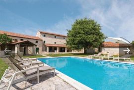 Kamena villa sa zemljištem od 19000 m2, Barban, Istra, Barban, Casa