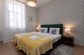 Renovirani stan u centru grada, Pula, Istra, Pula, Appartamento