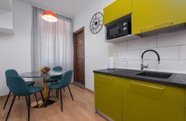 Renovirani stan u centru grada, Pula, Istra, Pula, Appartamento
