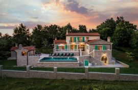 Predivna villa sa velikom okućnicom na prodaju, Pazin, Istra, Pazin - Okolica, Famiglia