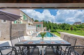 Predivna villa sa velikom okućnicom na prodaju, Pazin, Istra, Pazin - Okolica, Дом