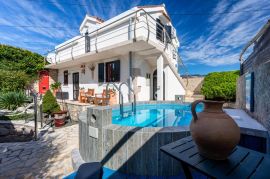 Prekrasna kuća na prodaju, Dobrinj, Otok Krk, Krk, Maison