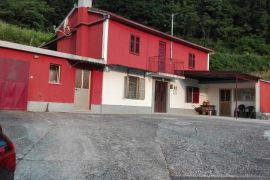 Kuća sa velikom okućnicom na prodaju, Cerovlje-okolica, Istra, Cerovlje, Casa