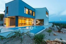 Krk, moderna kuća s bazenom i pogledom na more, Krk, Maison