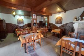 ISTRA, BUJE - Restoran sa stambenom jedinicom u centru Buja, pogled na more, Buje, العقارات التجارية