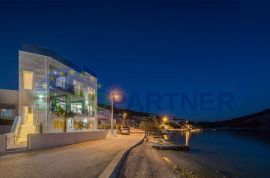 Luksuzna vila prvi red uz more, u blizini Trogira, Marina, Casa