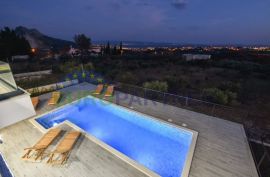 Vila sa prekrasnim pogledom nedaleko od Splita, Split, بيت