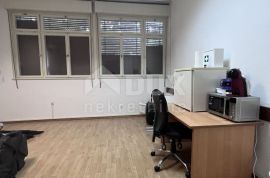 RIJEKA, PEĆINE - Poslovni prostor 144m2 kompletno uređen s  5 zasebnih ureda, Rijeka, العقارات التجارية