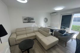 GRAD KRK - Luksuzni trosobni apartmana i jednosobni apartman u prizemlju, Krk, Appartamento