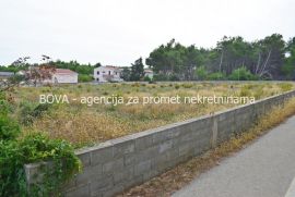 Građevinsko zemljište 2300 m2 na Viru, Zadar *350 m OD PLAŽE*, Vir, Terreno
