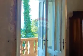 Opatija, dvoetažni stan u austrougarskoj villi, Opatija, Appartement