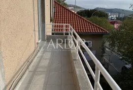 Vojak, novoadaptirani trosobni stan na vrlo traženoj lokaciji!, Rijeka, Appartement