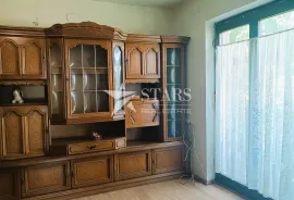 Oštarije - Kuća površine 85 m2 s okućnicom i voćnjakom, Josipdol, House