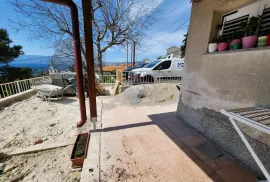 Kostrena, starina u završnoj fazi rekonstrukcije - s 5 stambenih jedinica, Kostrena, Ev