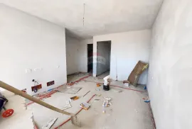 Kostrena, starina u završnoj fazi rekonstrukcije - s 5 stambenih jedinica, Kostrena, Ev