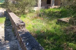 Kanfanar, kuća zadnja u nizu s okućnicom od 450 m2, Kanfanar, Ev