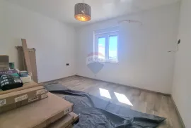 RIJEKA,KASTAV- NOVOGRADNJA, stan 2S+DB, terasa, parking, pogled na more, Kastav, Apartamento