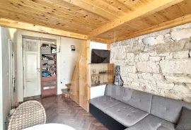 GARSONIJERA I OBITELJSKI STAN U BLIZINI CENTRA PULE, Pula, Flat