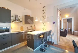 GARSONIJERA I OBITELJSKI STAN U BLIZINI CENTRA PULE, Pula, Apartamento