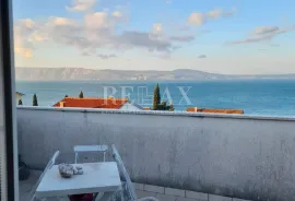 Novi Vinodolski - prostran stan s pogledom na more, Novi Vinodolski, Apartamento