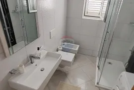 Rab, Barbat - stan s dvije stambene jedinice, Rab, Wohnung