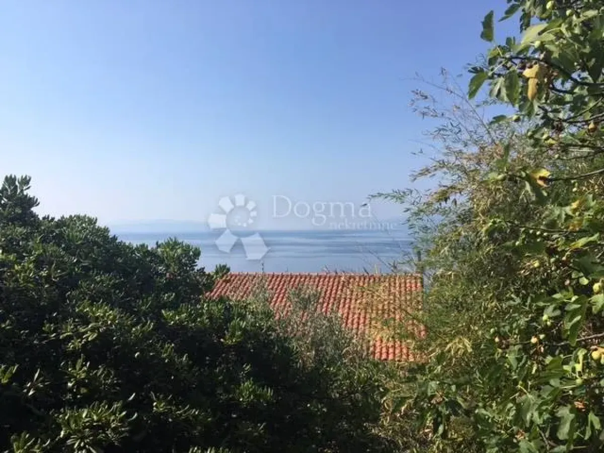 Etaža s okućnicom i garažom, Rijeka, Appartment