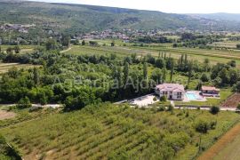 Imotski građevinsko zemljište 7000 m2 - akcija, Imotski, Land