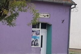 Kuća s lokalom u Vukovara, blizina centra, Vukovar, Casa