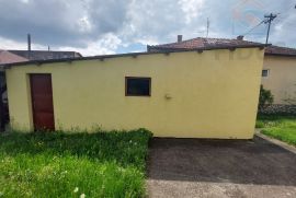 Obiteljska kuća s poslovnim prostorom - Mirkovci, Vinkovci, Famiglia