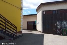Bedekovčina-okolica: poslovni prostor+ stan u kući, Bedekovčina, Εμπορικά ακίνητα