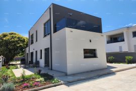 Kuća Istra, Ližnjan, 1 km do centra Medulina, nova moderna kuća sa bazenom za odmor., Ližnjan, Famiglia