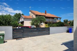 Kuća Istra, Ližnjan, 1 km do centra Medulina, nova moderna kuća sa bazenom za odmor., Ližnjan, House