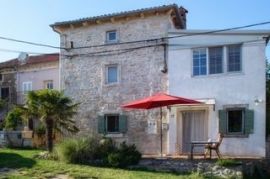 Renovirana kamena kuća sa dodatnim objektom za renovaciju, , Valtura, Istra, Ližnjan, Casa