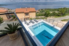 SNIŽENO-Vrbnik prekrasna vila sa bazenom 160 m2,pogled na more, Vrbnik, House