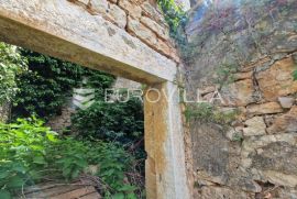 Višnjan, stara kamena kuća s okućnicom za renoviranje, Višnjan, Casa