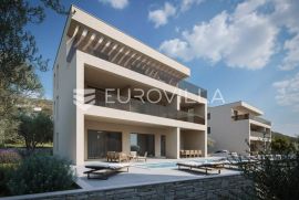 Trogir, građevinsko zemljište s građevinskom dozvolom za vilu s bazenom – V 5, Trogir, Tierra