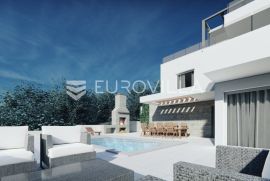 Čiovo, prostrana vila u izgradnji s bazenom, garažom i pogledom na more, Trogir, Дом