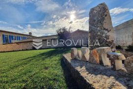 Istra, Kanfanar, komplex  prekrasnih kamenih kuća 1561 m2 na velikoj okućnici, Kanfanar, Maison