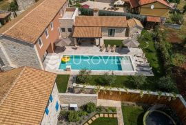 Istra, Kanfanar, komplex  prekrasnih kamenih kuća 1561 m2 na velikoj okućnici, Kanfanar, Σπίτι