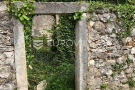 Istra, Puntera, predivna kamena kuća za adaptaciju s pogledom na otok Cres, Barban, Casa