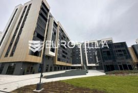 Zagreb, Heinzelova, VMD, prekrasan četverosoban stan NKP 129 m2 + 2GPM, Zagreb, Apartamento