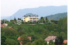 Samobor, Konšćica, vila za adaptaciju NKP 650 m2 na zemljištu 10000 m2, Casa