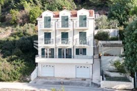 Dubrovnik – kuća s tri stambene jedinice s pogledom na more, Dubrovnik, Ev