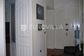 Zagreb, Europski trg, strogi centar, odličan višesoban građanski stan 166,85 m2, Zagreb, Apartamento