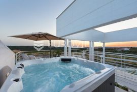 Zadar, Debeljak, luksuzno opremljena villa s bazenom i pogledom na more, Sukošan, Σπίτι