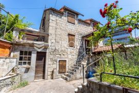 Split , kuća u starom dijelu grada površine 105 m2 s dvorištem površine 155 m2, Split, Famiglia
