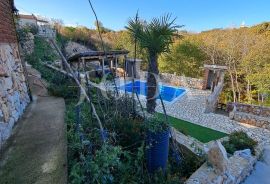 Samostojeća kuća s grijanim bazenom, okolica Dobrinja - otok Krk, Dobrinj, Kuća