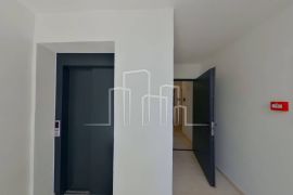 Useljiv Apartman Lamela 2 dvije spavaće dvostrane orijentacije sa dvije spavaće sobe 70m2 Snježna dolina Resort Jahorina, Pale, Appartement