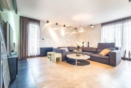 Zagreb, Martinovka, luksuzan trosoban stan, NKP 134 m2, Zagreb, Apartamento